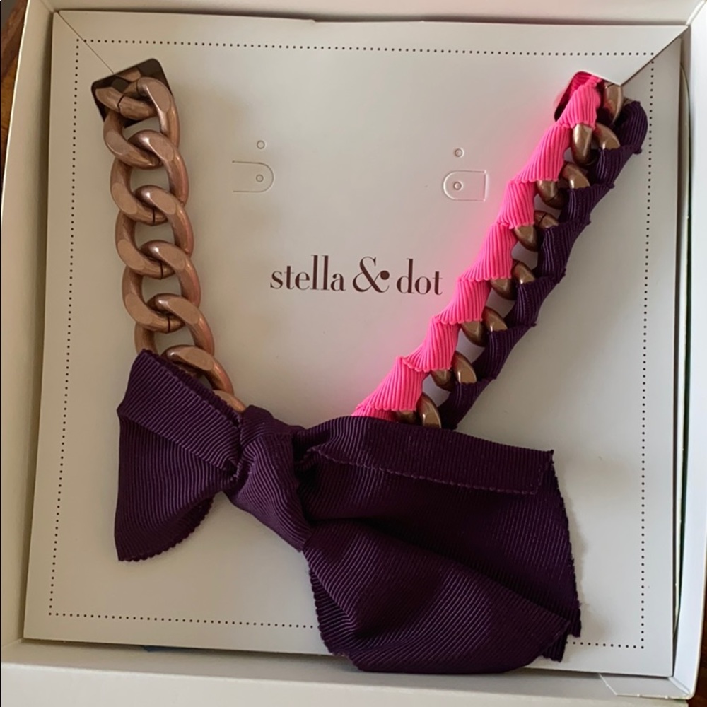 Bella Bow Necklace